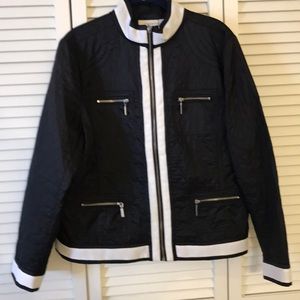 🎄Chico’s NWT Black- White blazer/jacket 🥶